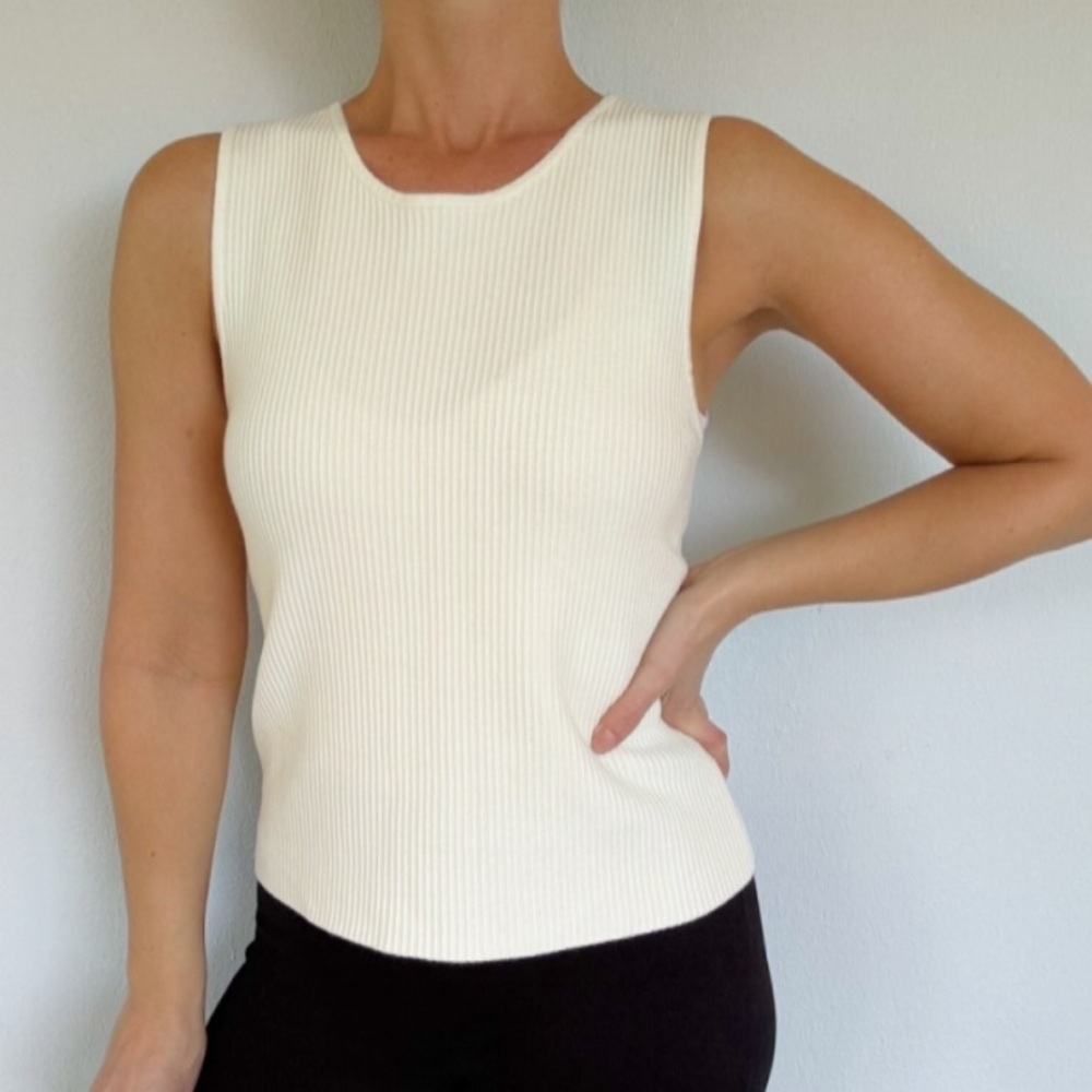 Marled white stretchy ribbed knit sleeveless crewneck sweater top size large